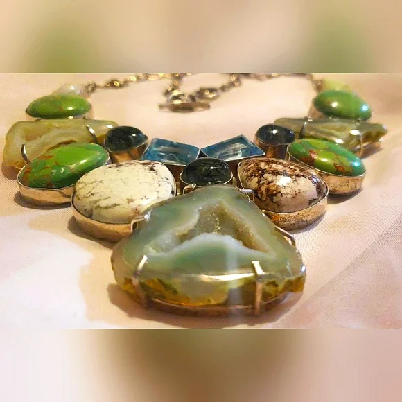 Showstopping Multi-Gemstone Extravaganza Statement Necklace - Picture 4 of 16